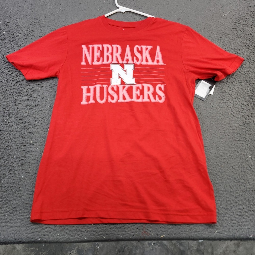 Nebraska Cornhuskers Shirt Womens Medium Red NCAA Football Captivating